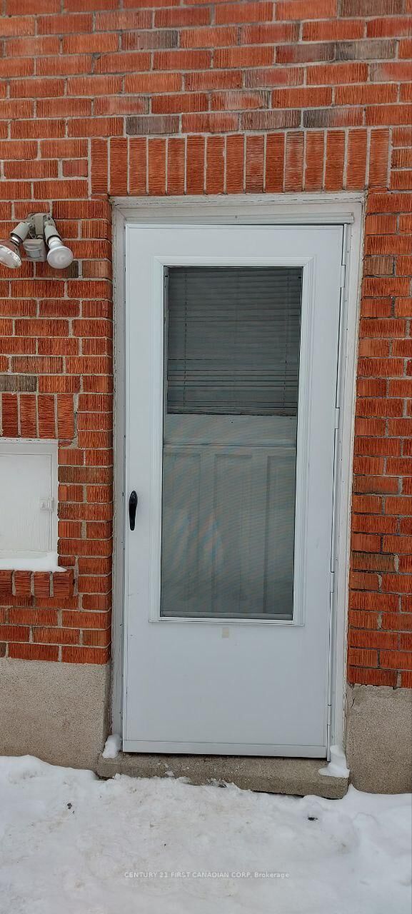 Property Photo:  111 Lincoln Place  ON N6C 2C3 