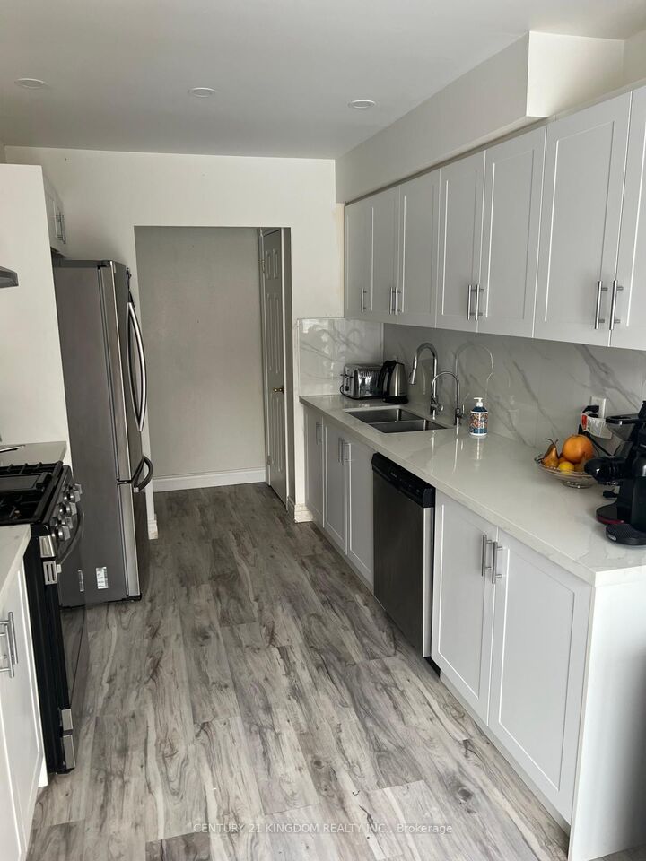 Property Photo:  547 Dorchester Drive  ON L1J 6L3 