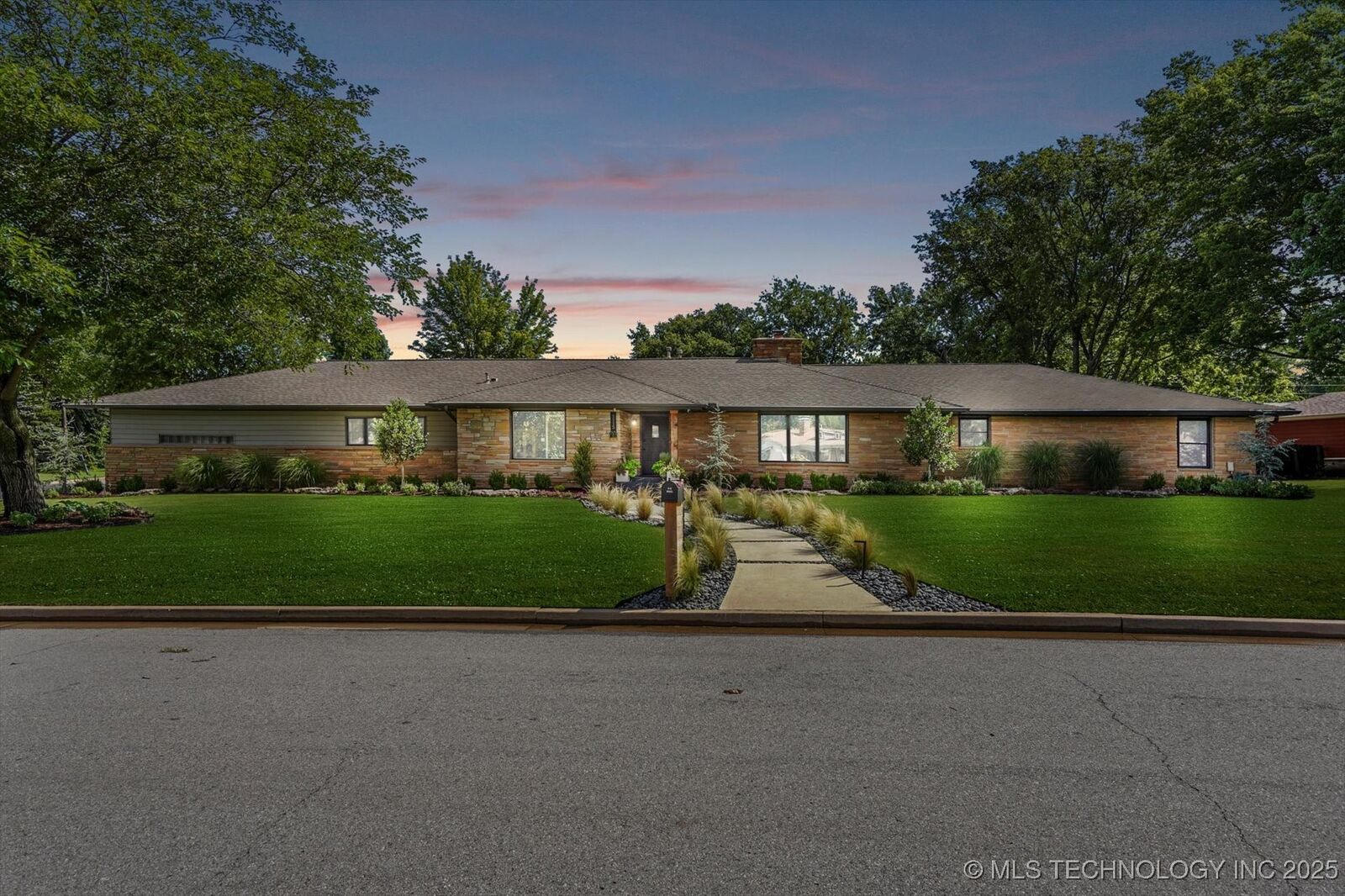 Property Photo:  1115 N Kenwood Avenue  OK 74012 