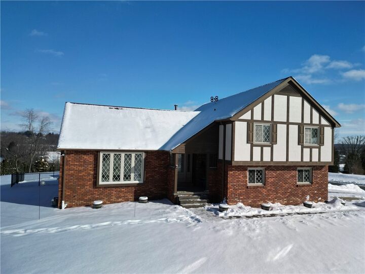 Property Photo:  39 Adrian Dr  PA 15601 