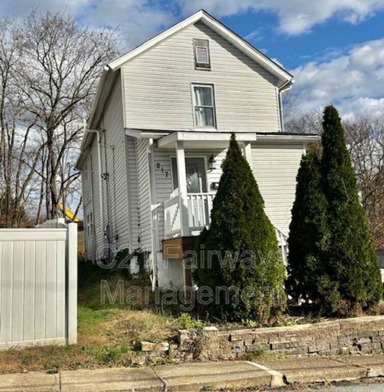 Property Photo:  217 N Lincoln Ave 3  PA 15601 