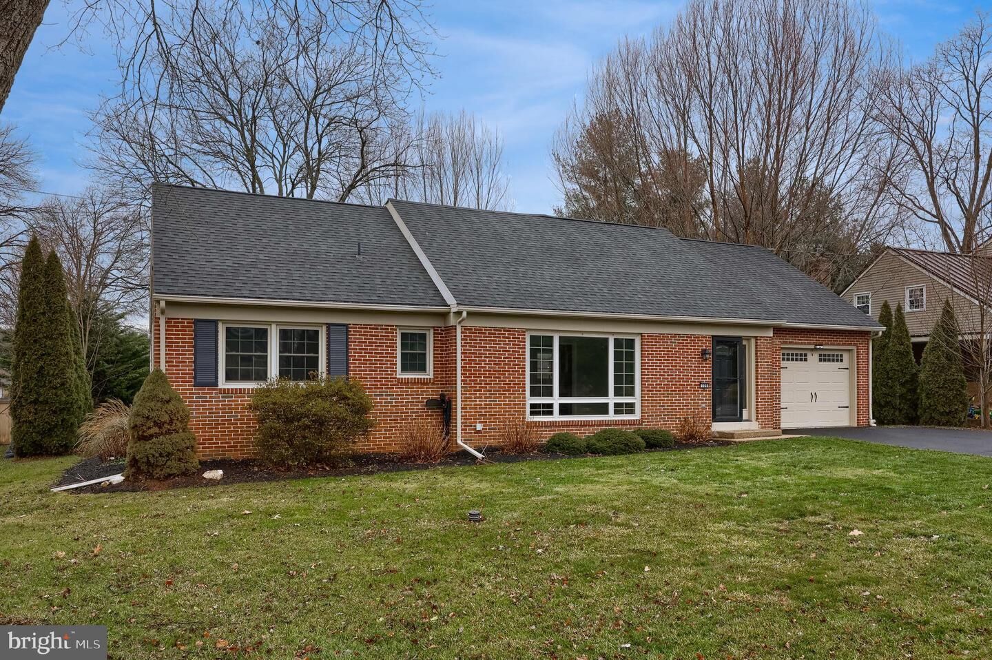 Property Photo:  109 Woodlawn Drive  PA 17584 