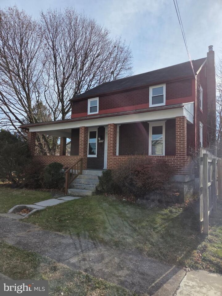 Property Photo:  2839 Banks Street  PA 17103 