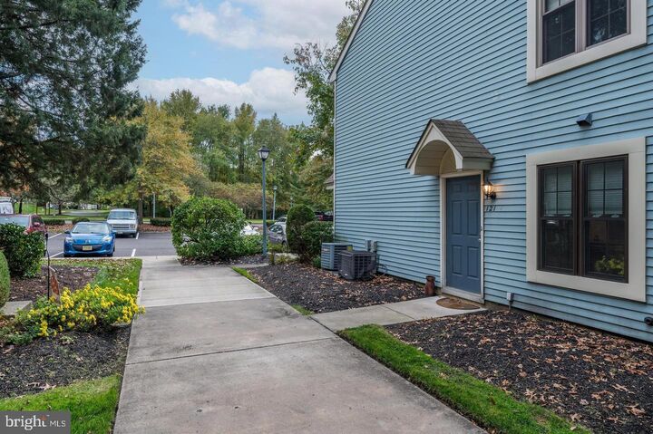 Property Photo:  121 Arden Court A  NJ 08054 