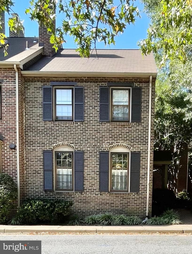 Property Photo:  1208 W Abingdon Drive  VA 22314 