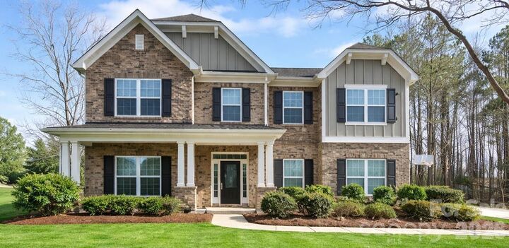 Property Photo:  2507 Hamlet Court  NC 28105 