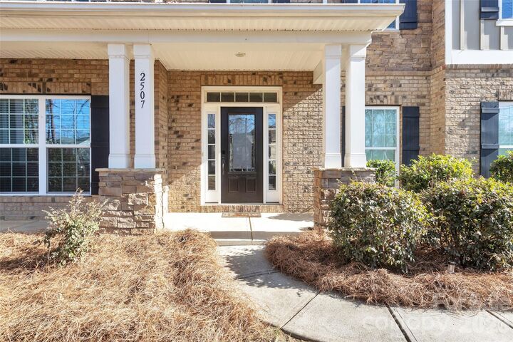 Property Photo:  2507 Hamlet Court  NC 28105 