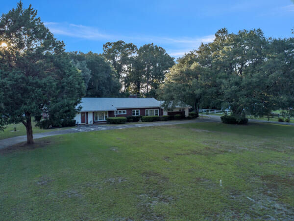 Property Photo:  1411 N Highway 15  SC 29477 