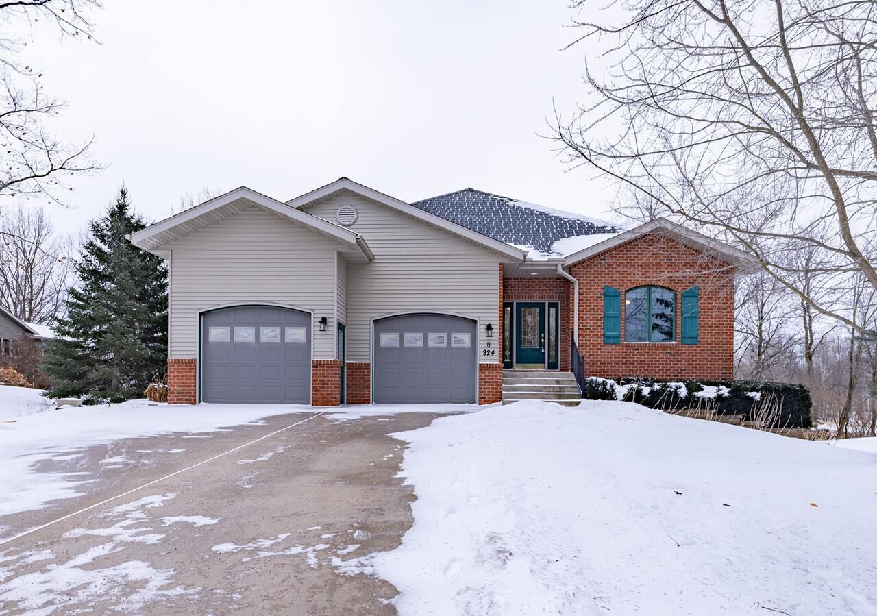 Property Photo:  824 Fairway Drive  WI 54455 