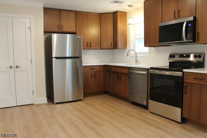 Property Photo:  14 Burnham Rd Unit B  NJ 07950 
