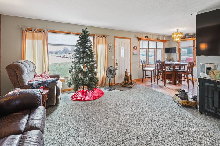 Property Photo:  100 Vermeer Road  IA 50219 