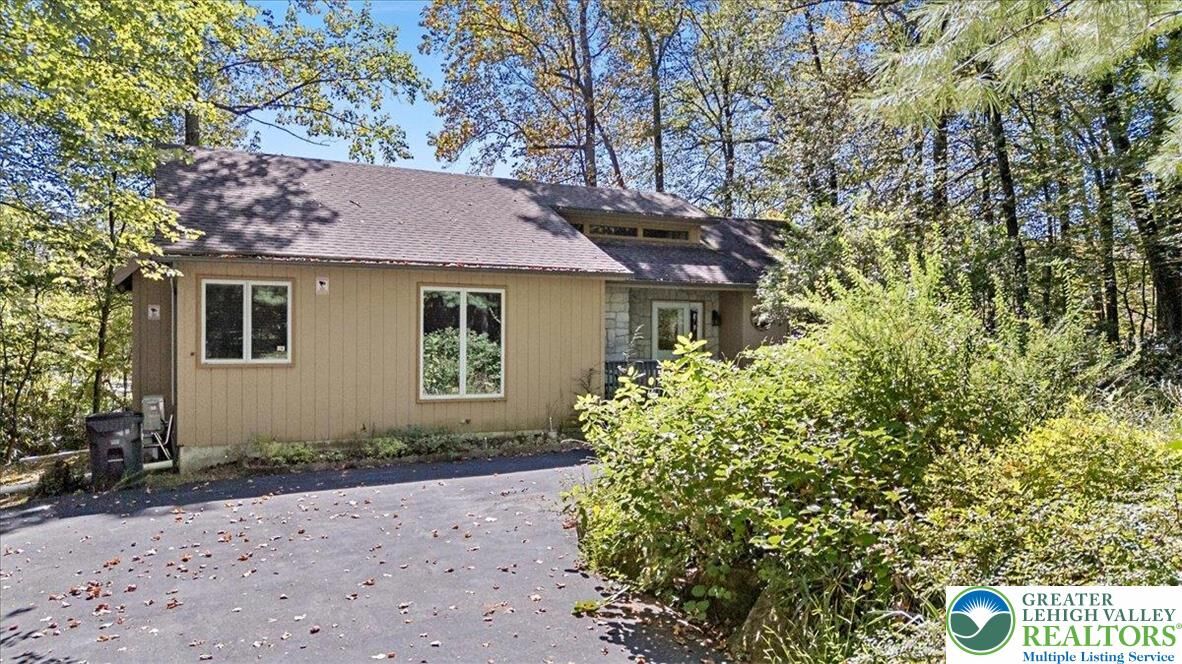 Property Photo:  4167 Forest Drive  PA 18058 