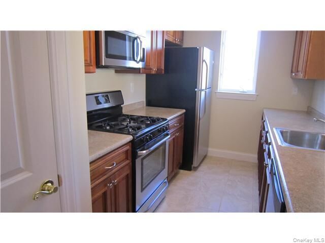 Property Photo:  416 Tondo Circle  NY 10926 