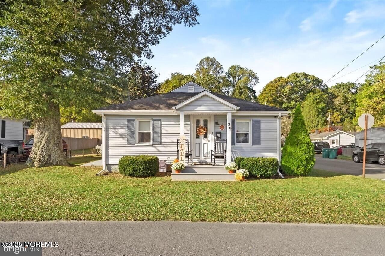 Property Photo:  29 Locust Lane  NJ 08533 