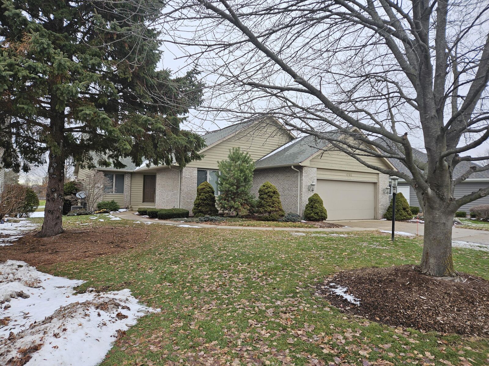 Property Photo:  1765 Spring View Court SE  MI 49316 