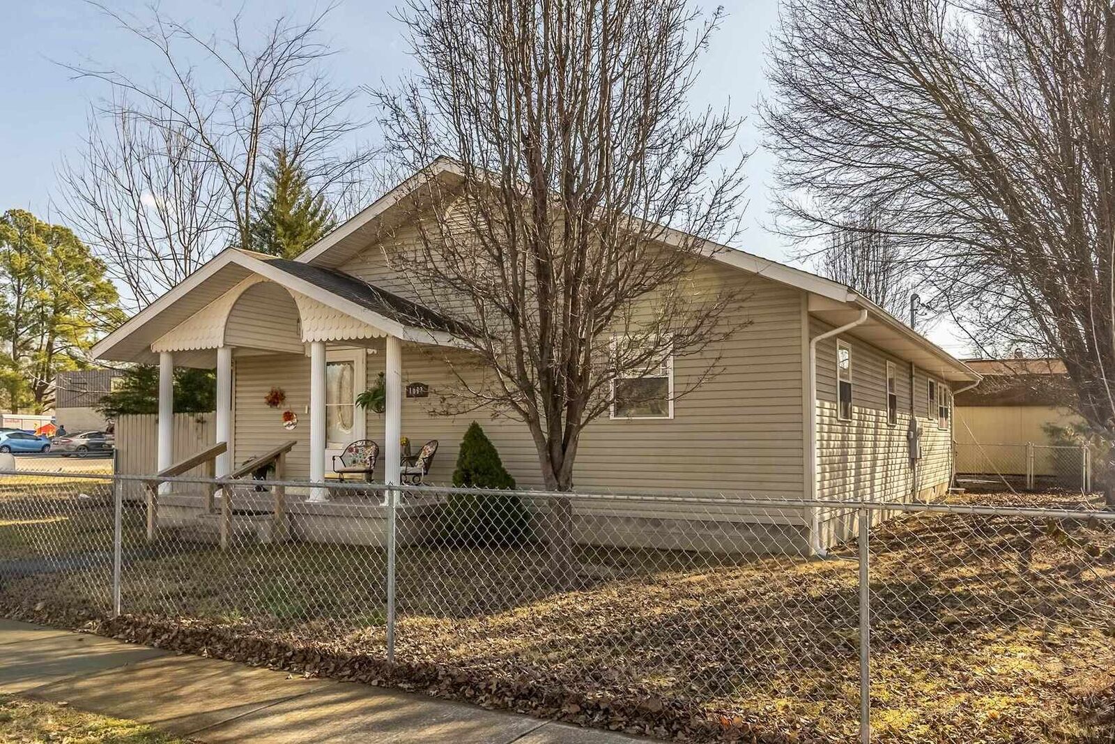 Property Photo: 1002 E Main Street IL 62896