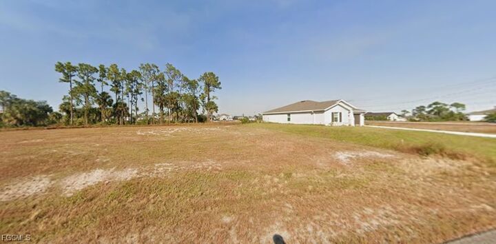 Property Photo:  1605 NE 33rd Terrace  FL 33909 