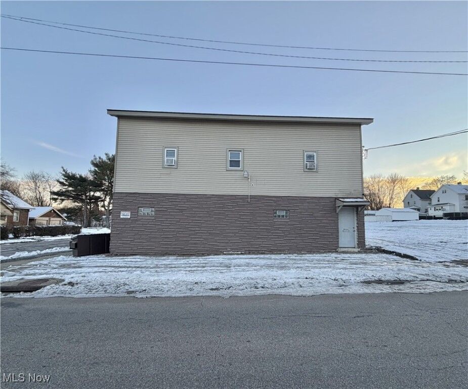 Property Photo:  1585 Himrod Avenue  OH 44506 