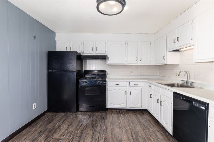 Property Photo: 24-26 Inman Street 4 MA 01843