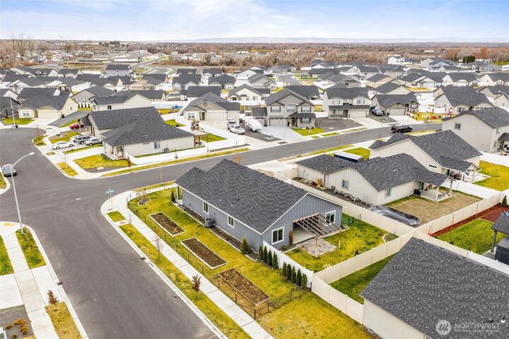 Property Photo: 4210 Cove West WA 98837