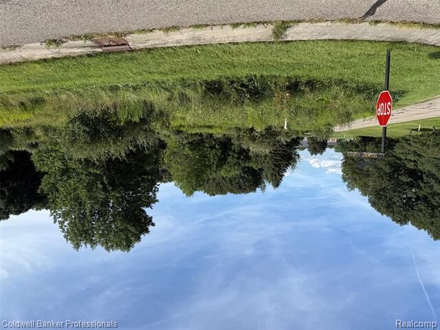 Property Photo:  2289 Equestrian Trail Court  MI 48455 