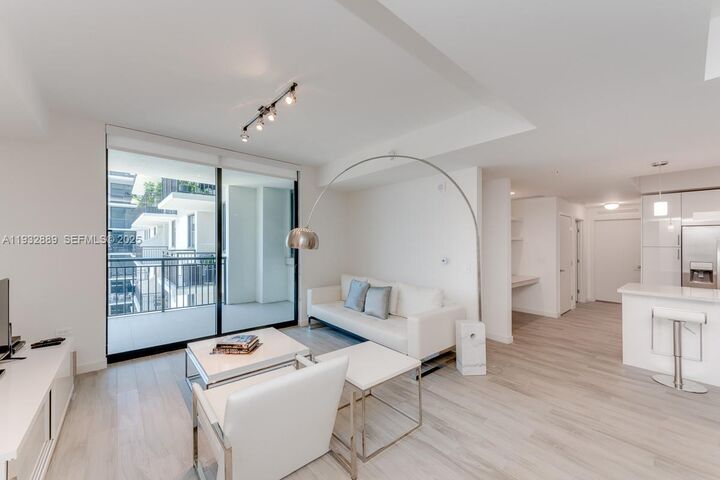 Property Photo:  999 SW 1st Ave 3216  FL 33130 