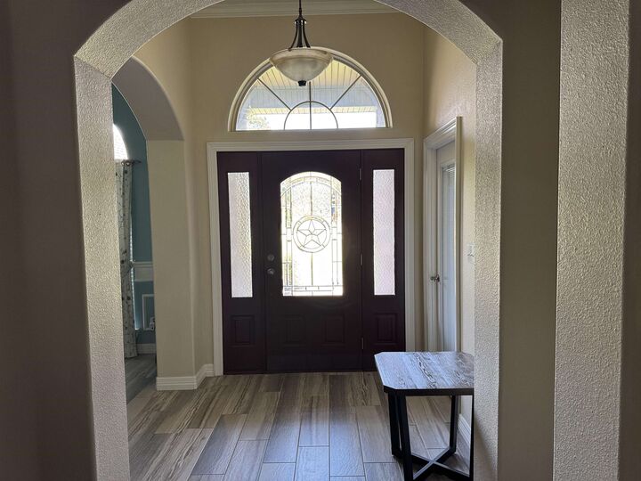 Property Photo:  125 Glenshire St  TX 77657 