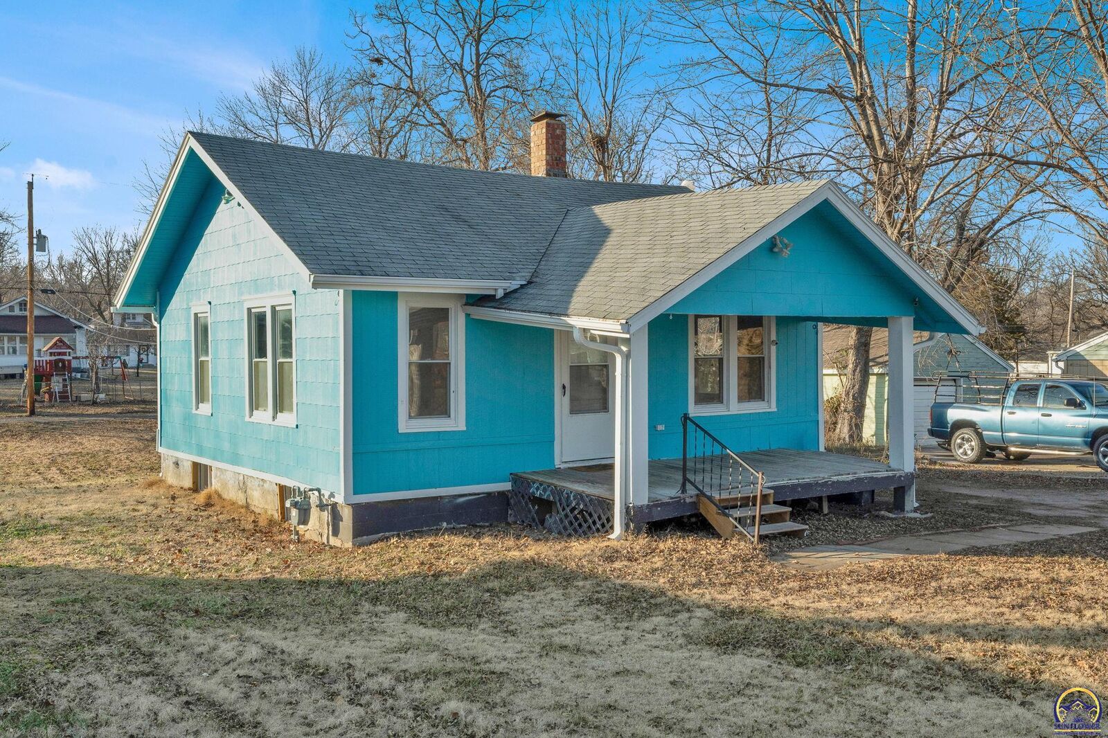 Property Photo:  2721 SE Colorado Ave  KS 66605 