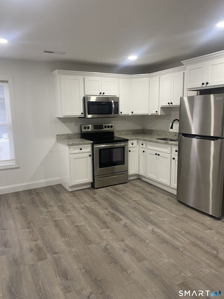 Property Photo:  13 Railroad Avenue  CT 06403 