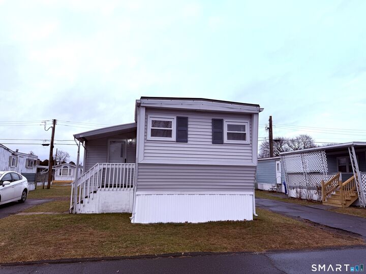 Property Photo:  6 Cherokee Road  CT 06118 