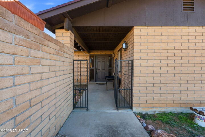 Property Photo:  1247 Avenida Gandara  AZ 85648 