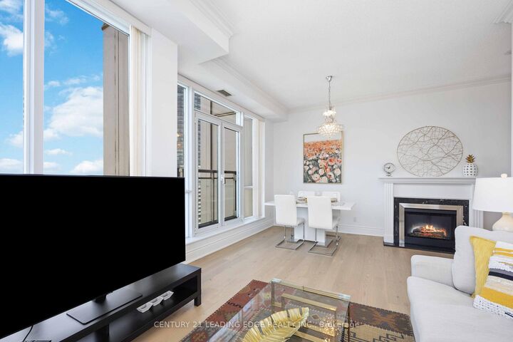 Property Photo:  763 Bay Street Lph02  ON M5G 2R3 