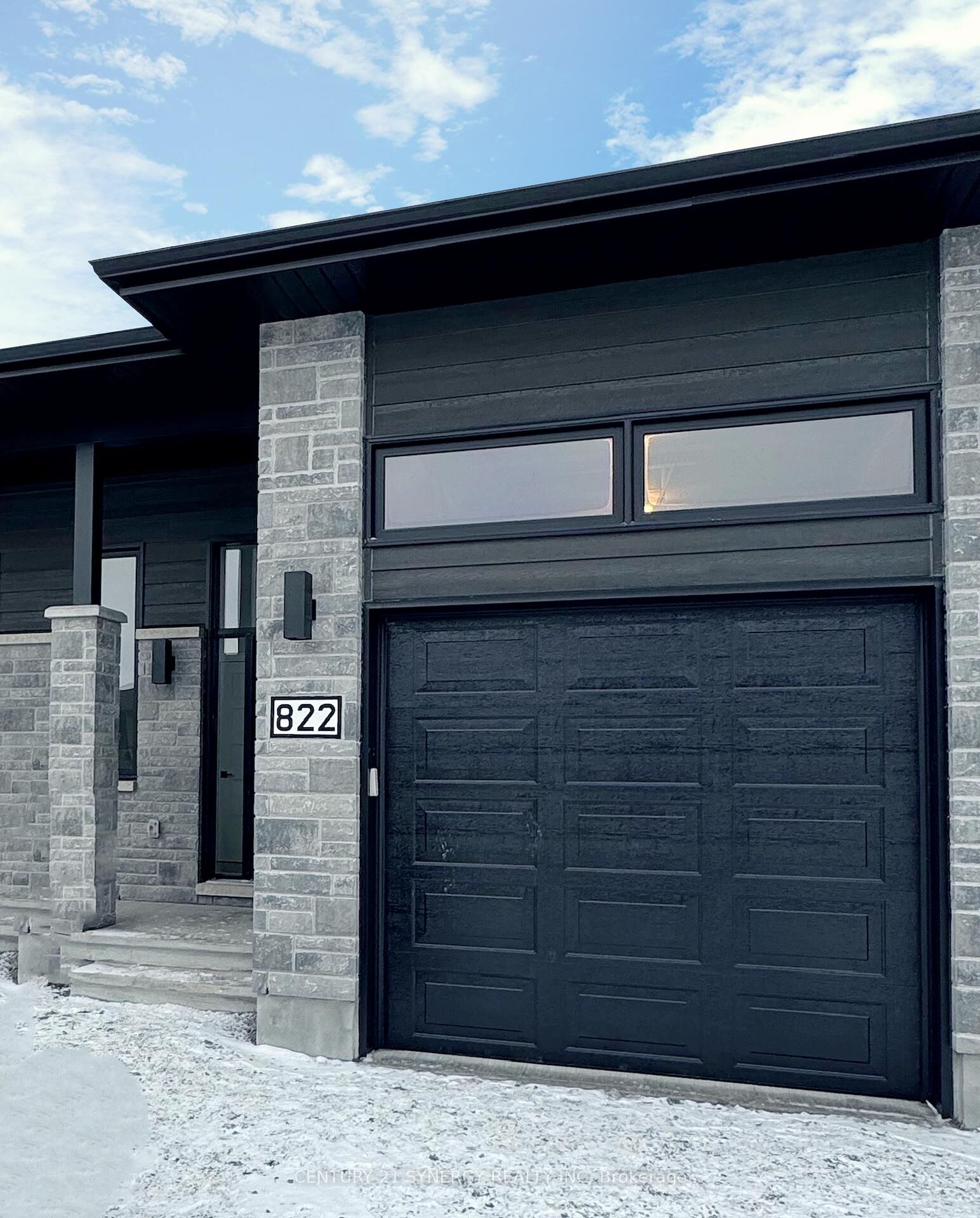 Property Photo:  822 Namur Street  ON K0A 1W0 