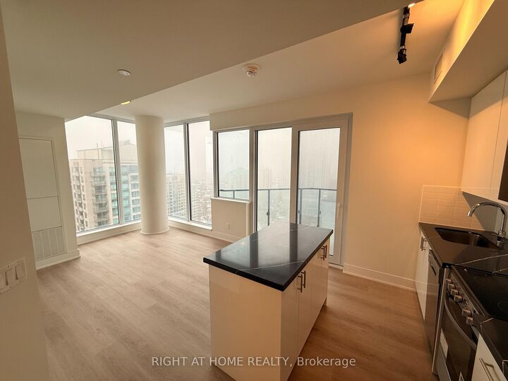 Property Photo: 15 Ellerslie Avenue 2202 ON M2N 0L7
