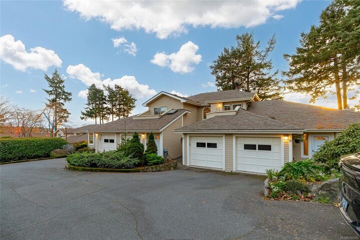 Property Photo:  909 Admirals Rd 33  BC V9A 2P1 