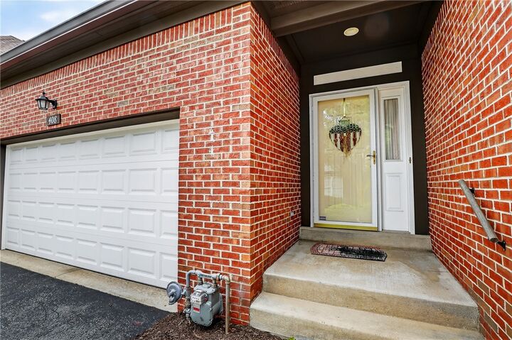 Property Photo:  408 Kingsberry Circle  PA 15234 