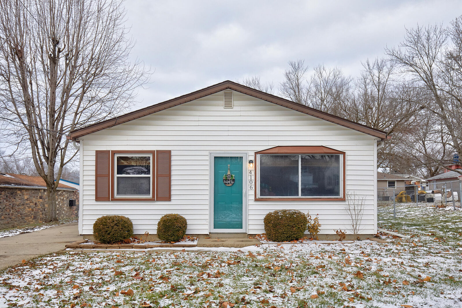 Property Photo:  4106 E Seneca Avenue  IA 50317 