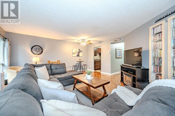 Property Photo: 105 Conroy Crescent 511 ON N1G 2V5