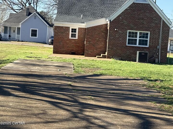 Property Photo:  676 N Hays Avenue  TN 38301 