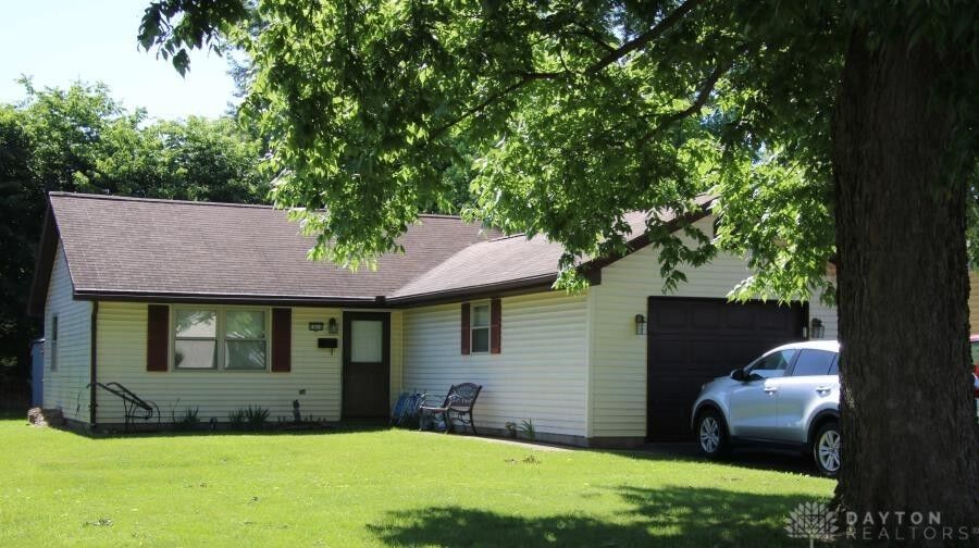 Property Photo: 1014 Victoria Avenue OH 45324