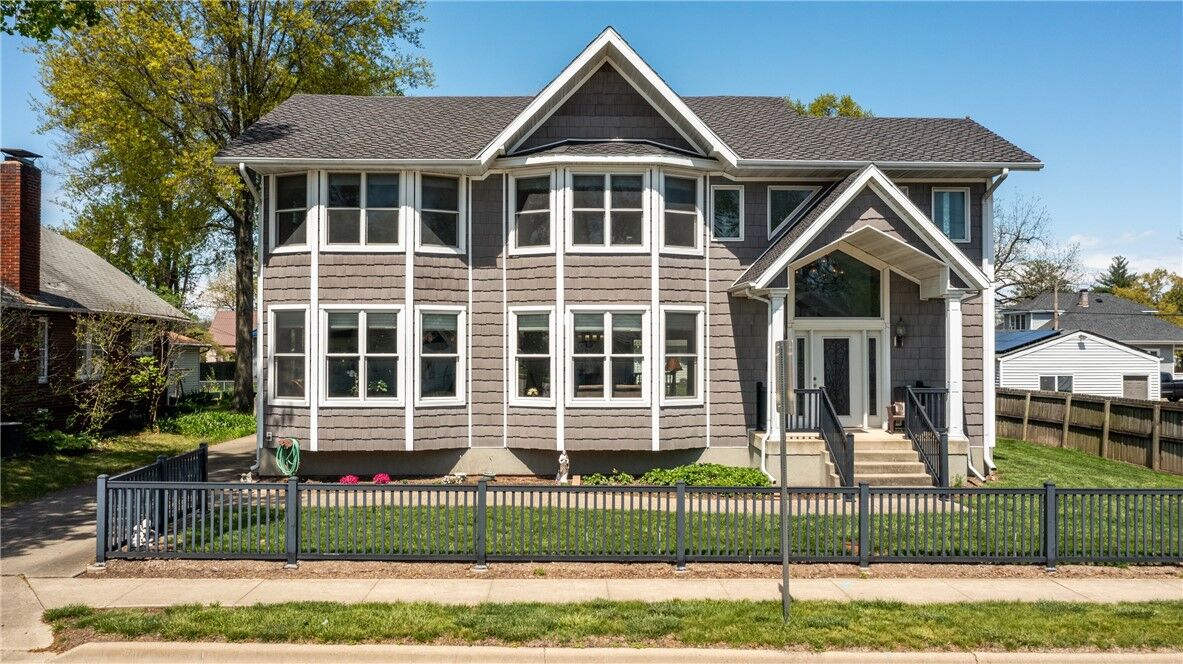 Property Photo: 306 W Wabash Avenue IL 62401