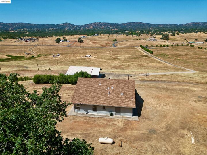 Property Photo:  660 Hodson Rd  CA 95228 