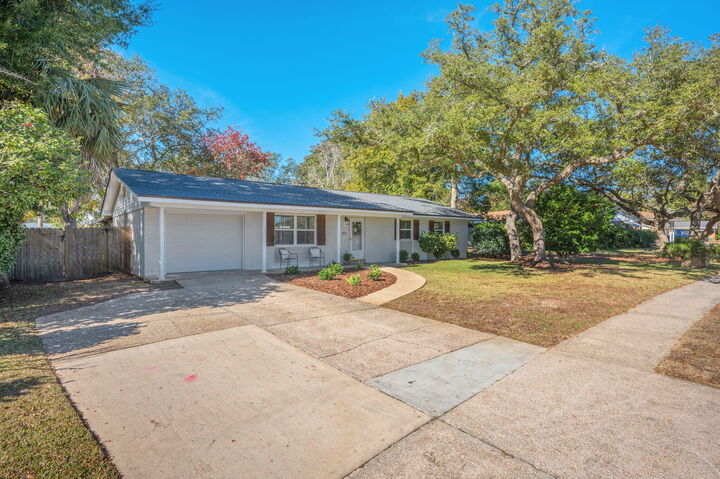 Property Photo:  112 NE Walton Drive  FL 32548 