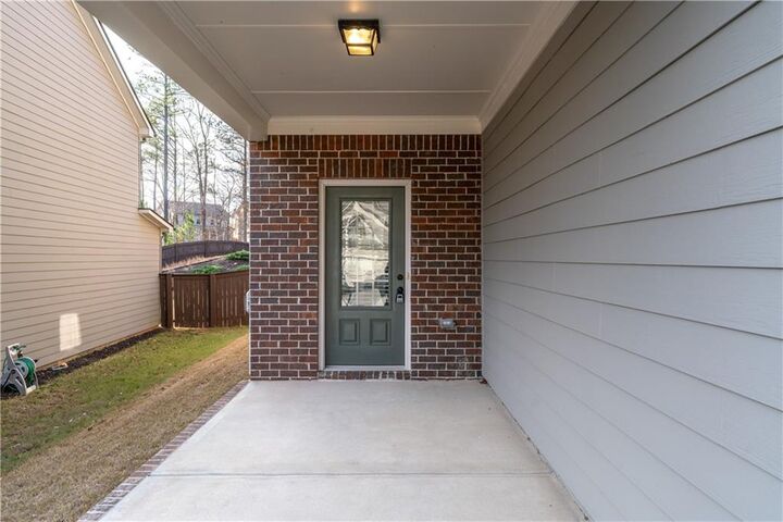 Property Photo: 3244 Hawthorne Path GA 30517