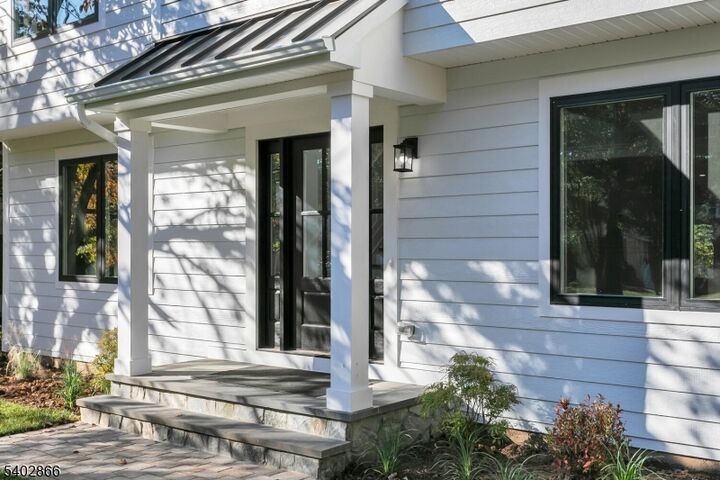 Property Photo:  117 W Oak St  NJ 07920 