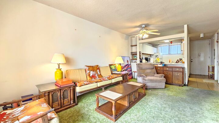 Property Photo:  780 Amana Street 1604  HI 96814 