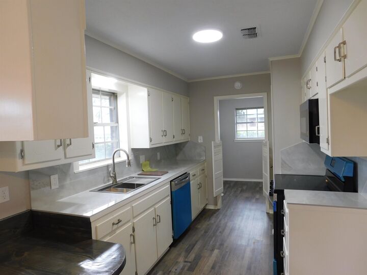 Property Photo:  2216 Pinecrest  TX 75647 