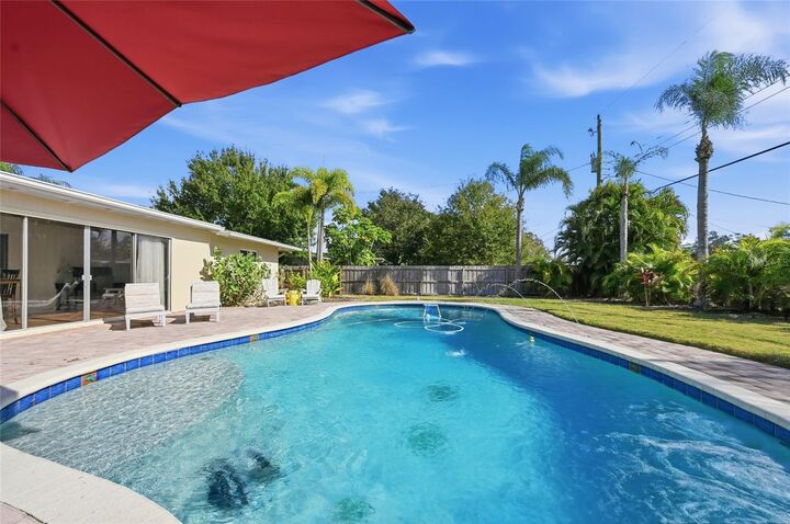 Property Photo:  2651 Leafy Lane  FL 34239 