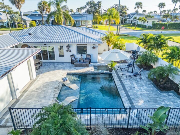 Property Photo: 1212 Magnolia Street FL 32168