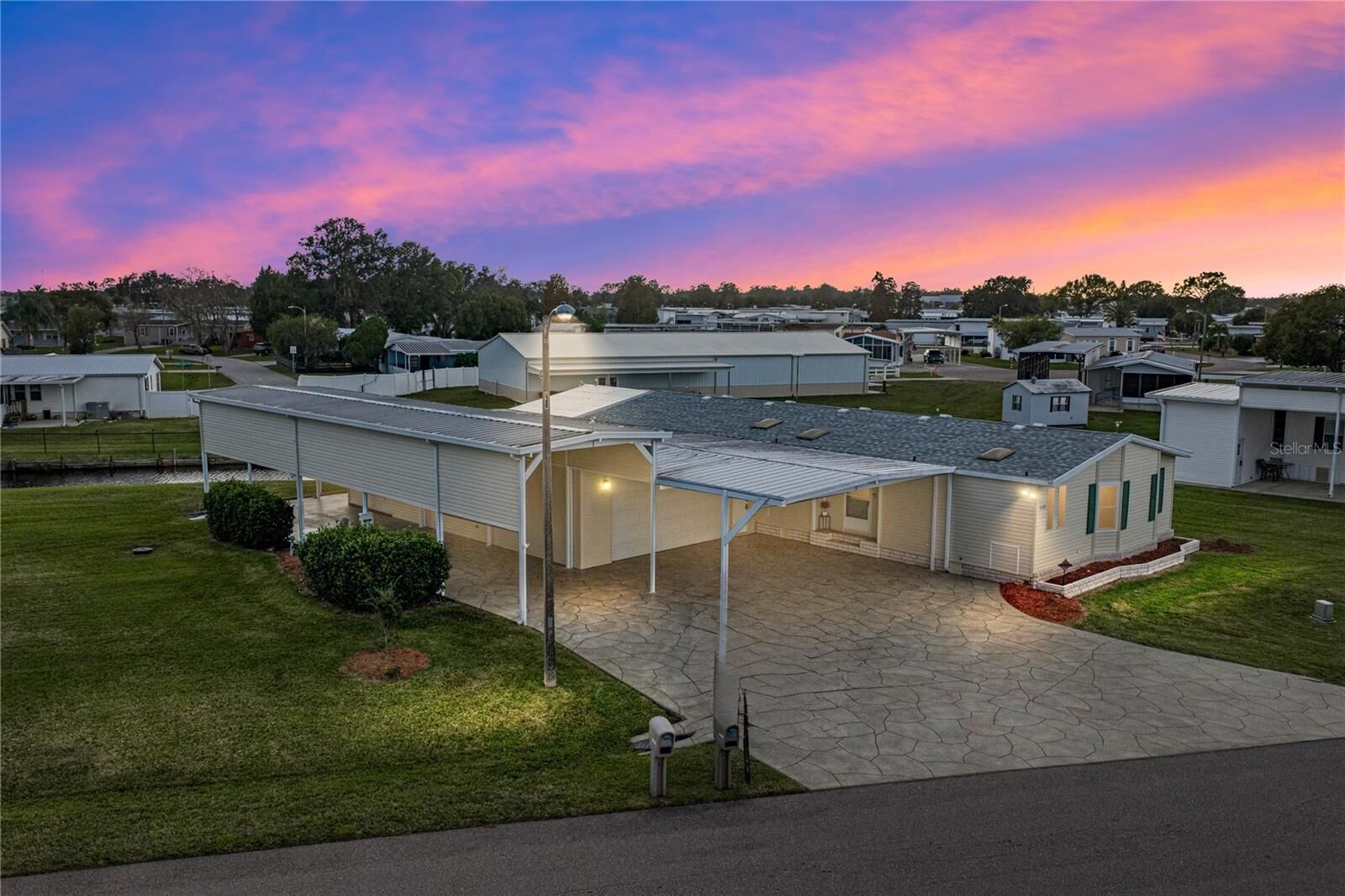 Property Photo:  5146 Northshore Drive  FL 33868 